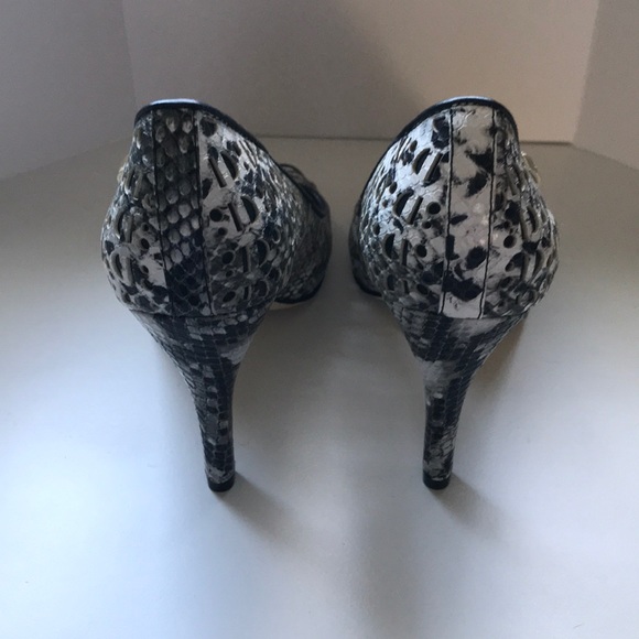 CALVIN KLEIN HEELS - Picture 3 of 7